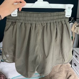 Lululemon army green Hotty Hot 4 inch shorts
